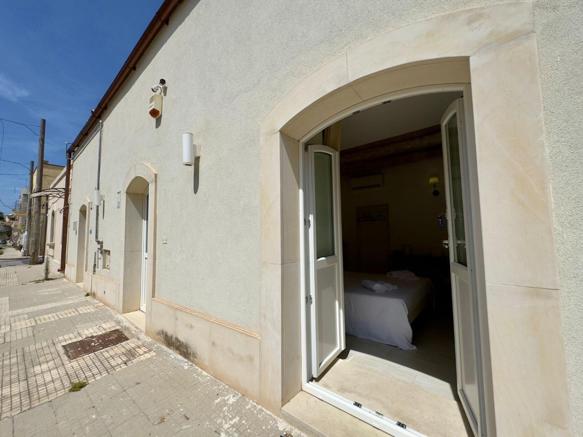 Re Bafe Hotell Syrakusa Exteriör bild